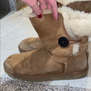 Ugg button side boot